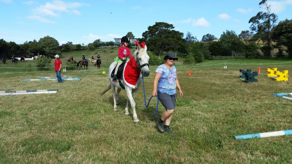 Shady being led by Tatjana